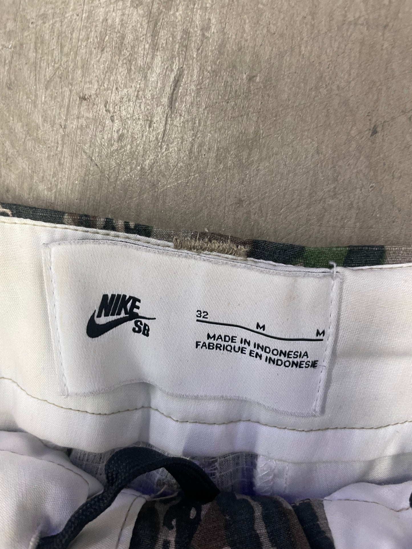 NIKE CAMO BUKSER M