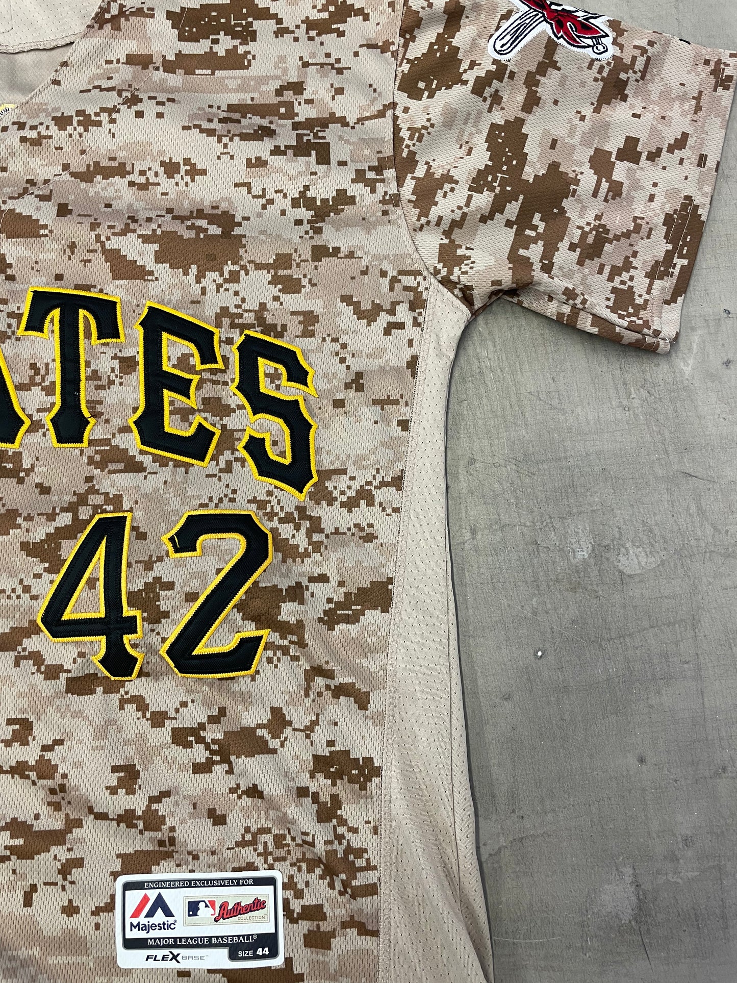 PIRATES CAMO MLB JERSEY